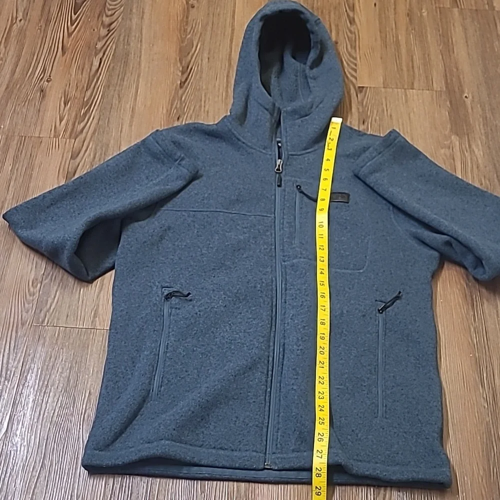 The North Face Gray Hooded Jacket used good condition zise L for‎ men.